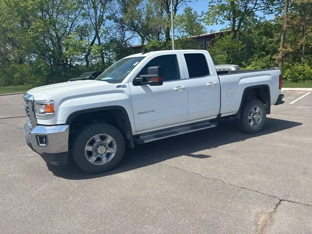Used 2017 GMC Sierra 2500HD SLE with VIN 1GT22SEG6HZ199714 for sale in Kansas City