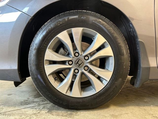 Used 2015 Modern Steel Metallic Honda LX image 9