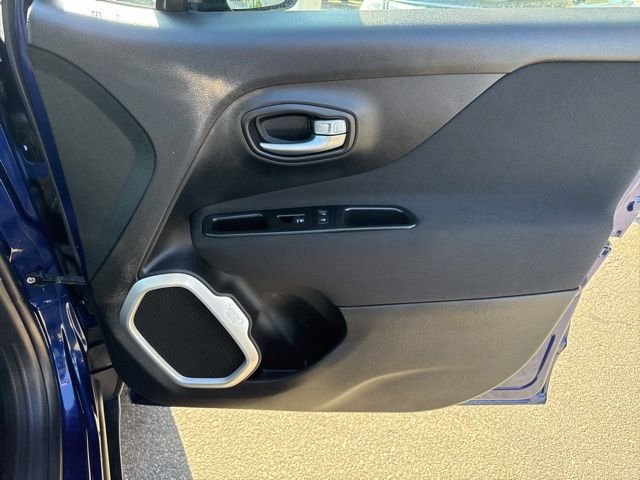 Used 2018 Blue Jeep Latitude image 12