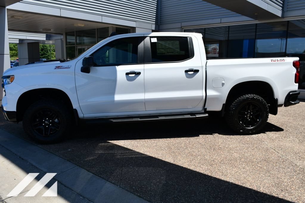 2026 Chevrolet Silverado 1500 LT Trail Boss - Photo 3