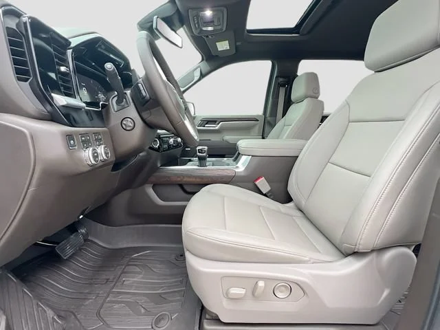 2026 GMC Sierra 1500 SLT - Photo 15