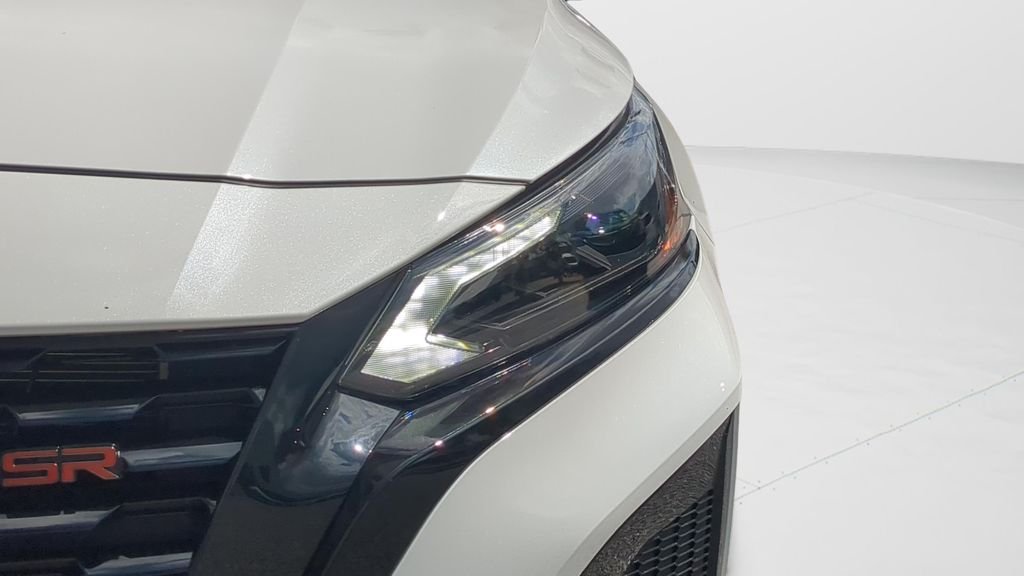 New 2026 Pearl White TriCoat / Super Black Two-tone Nissan SR Midnight Edition® image 24