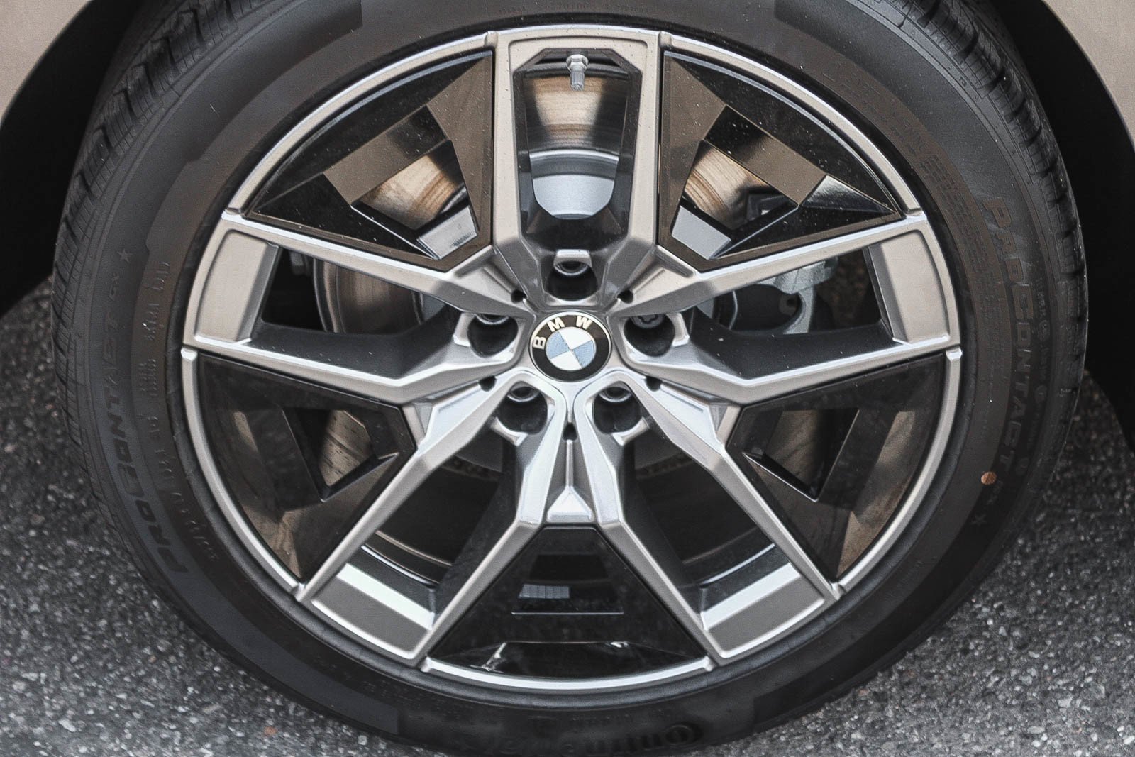 New 2027 Oxide Grey Metallic BMW 530i image 11