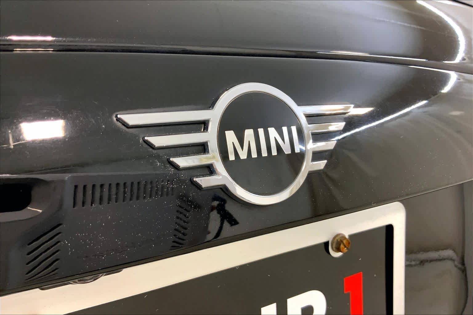 Used 2021 Midnight Black Metallic MINI Cooper S image 29