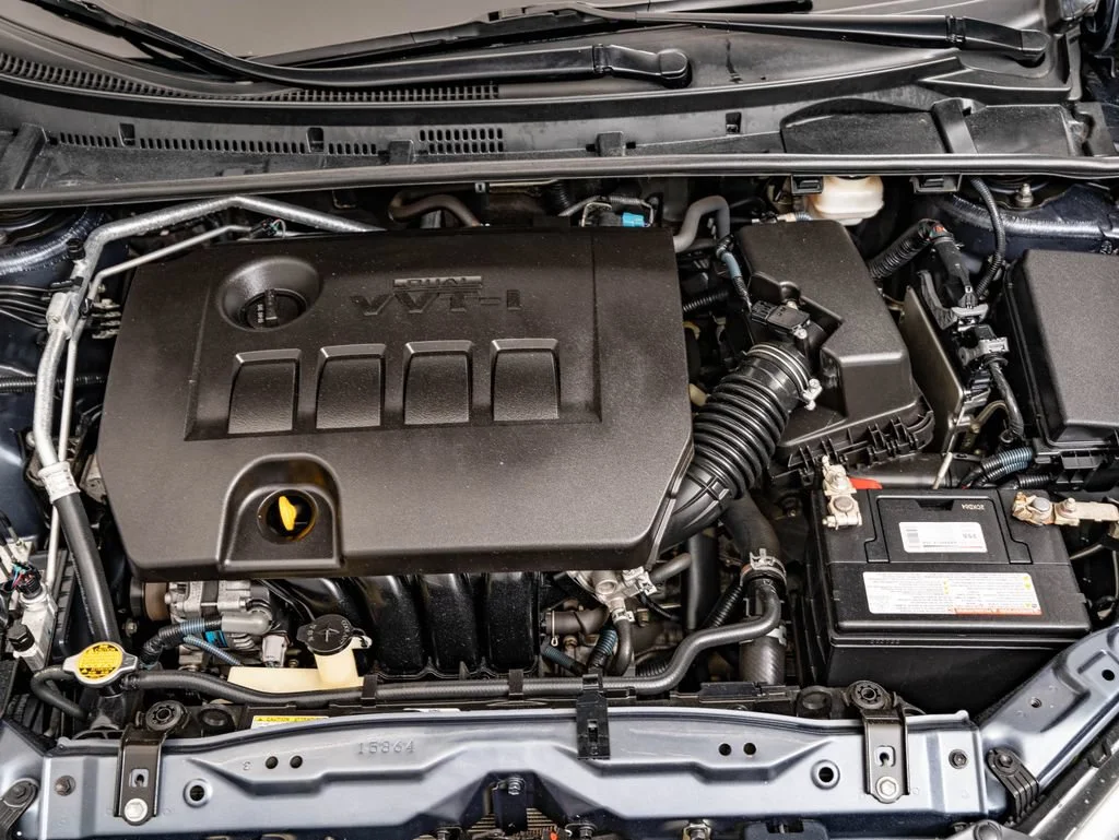 Used 2015 Slate Metallic Toyota LE image 48