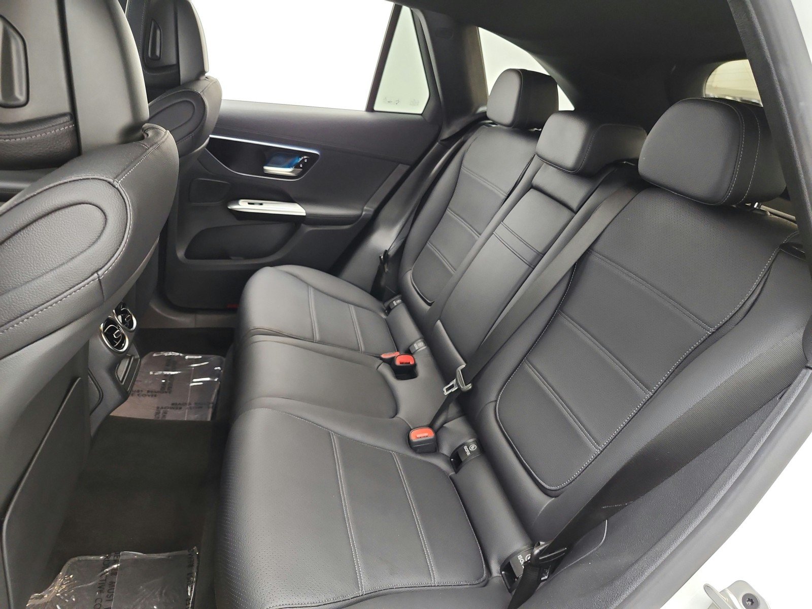 Certified Used 2024 Polar White Mercedes-Benz GLC 300 SUV image 15