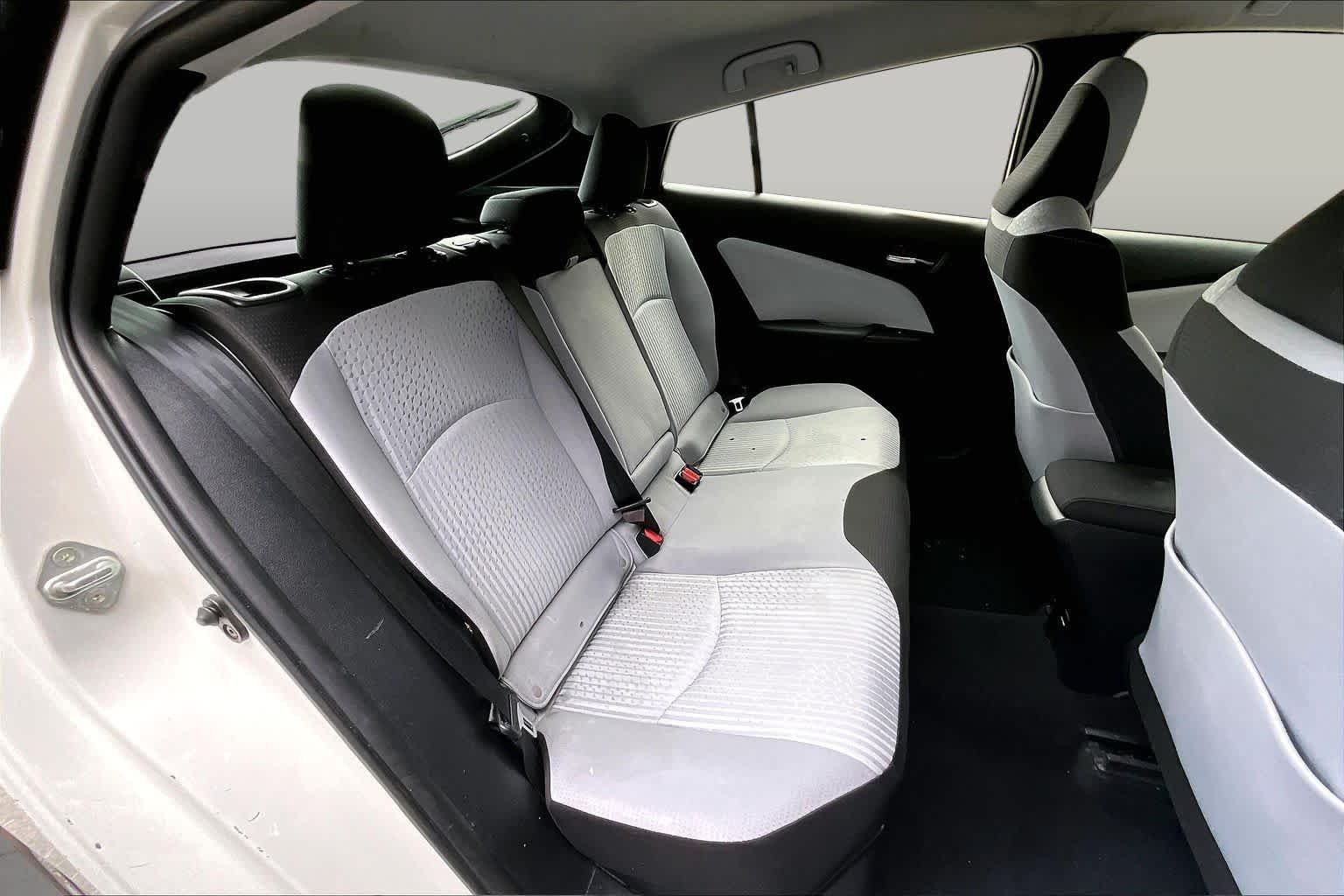 Used 2017 Blizzard Pearl Toyota Two image 20