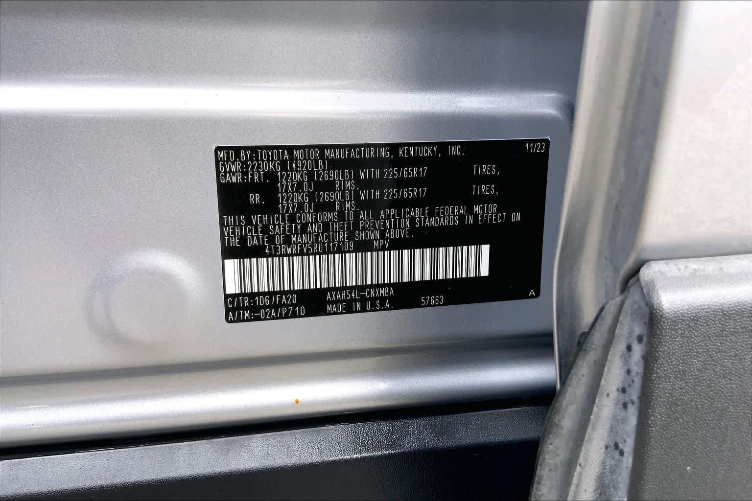 Used 2024 Silver Sky Metallic Toyota Hybrid XLE image 36