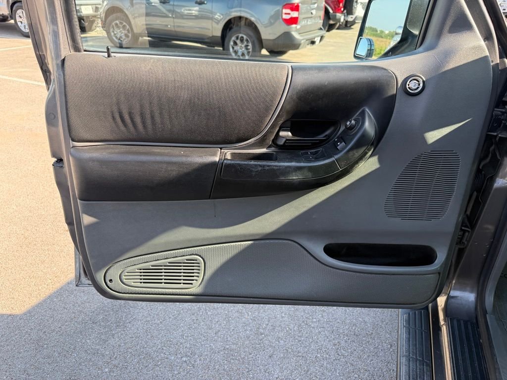 Used 2011 Gray Ford XLT image 8