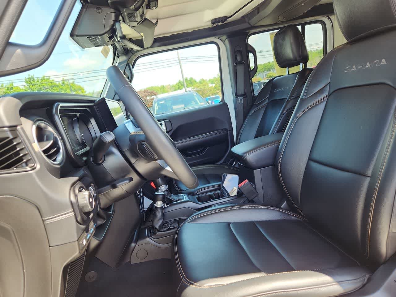 Used 2024 Bright White Clearcoat Jeep Sahara image 12