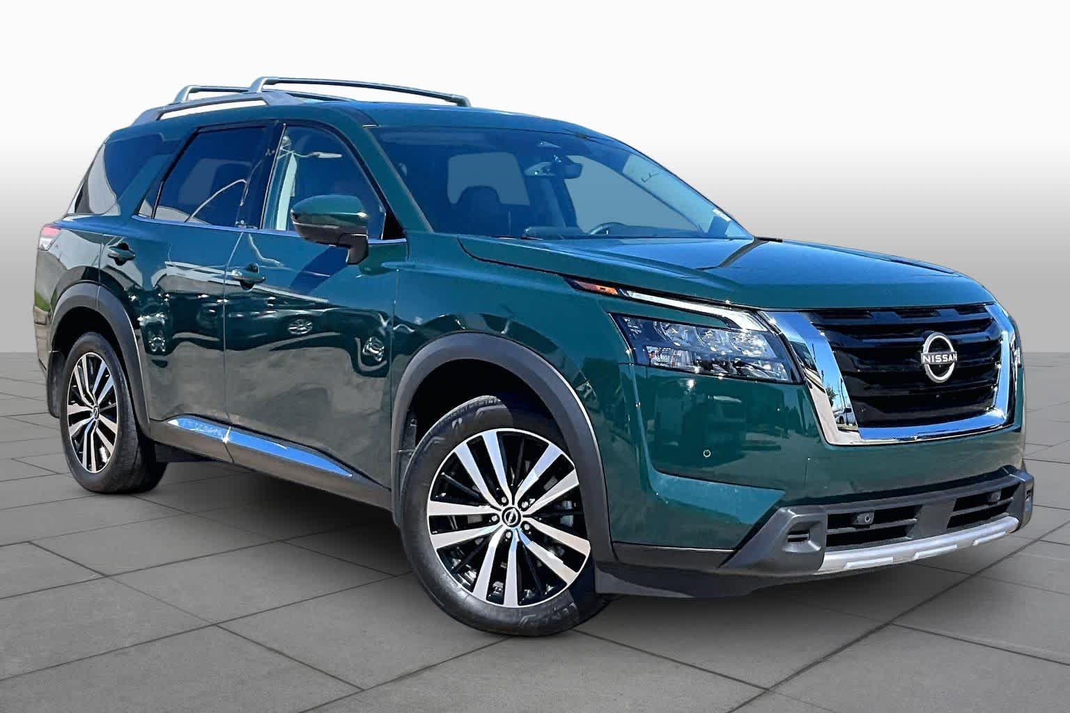 Certified Pre-Owned 2025 Nissan Pathfinder Platinum