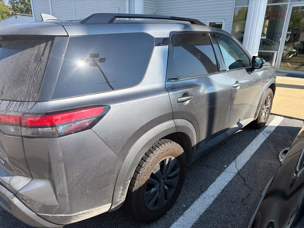 Used 2022 Gray Nissan SV image 5