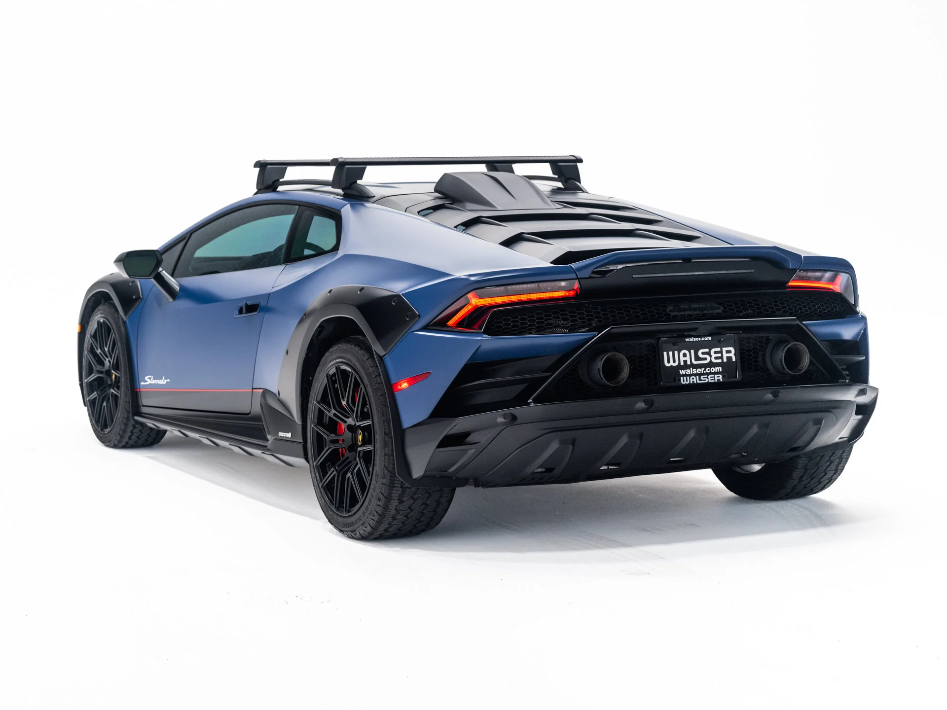 Used 2023 Blu Grifo Matte Lamborghini  image 4
