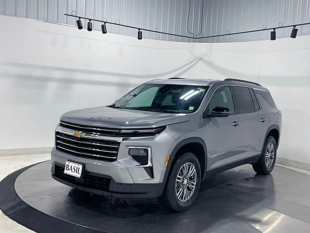 Used 2025 Gray Chevrolet LT image 8