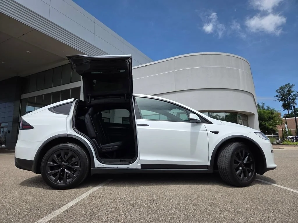 Used 2023 Pearl White Multi-Coat Tesla Standard Range image 25