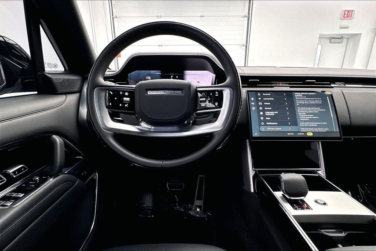 Used 2025 Velocity Blue in Satin Finish Land Rover Autobiography image 10