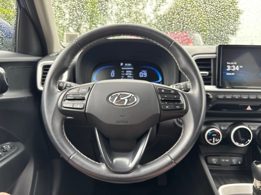 2023 Hyundai Venue Limited - Photo 14