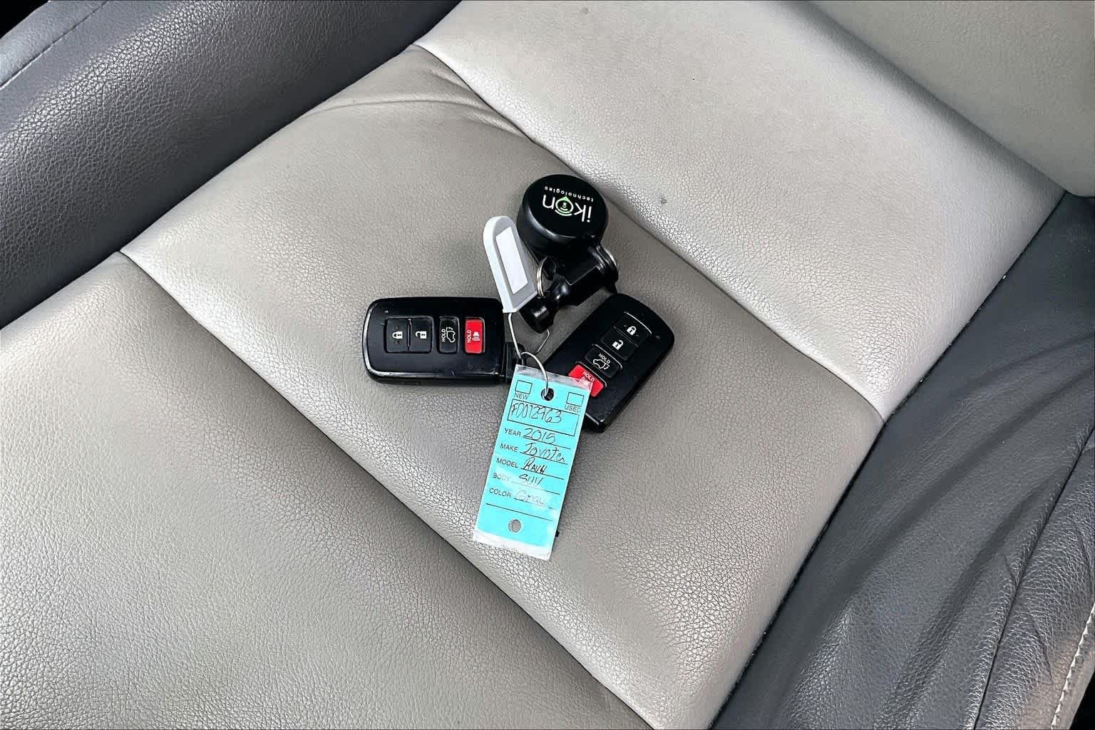 Used 2015 Magnetic Gray Metallic Toyota Limited image 15
