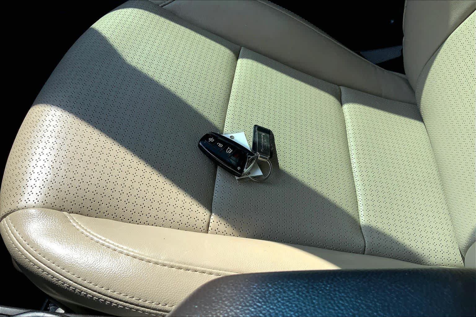 Used 2014 Twilight Black Hyundai  image 15