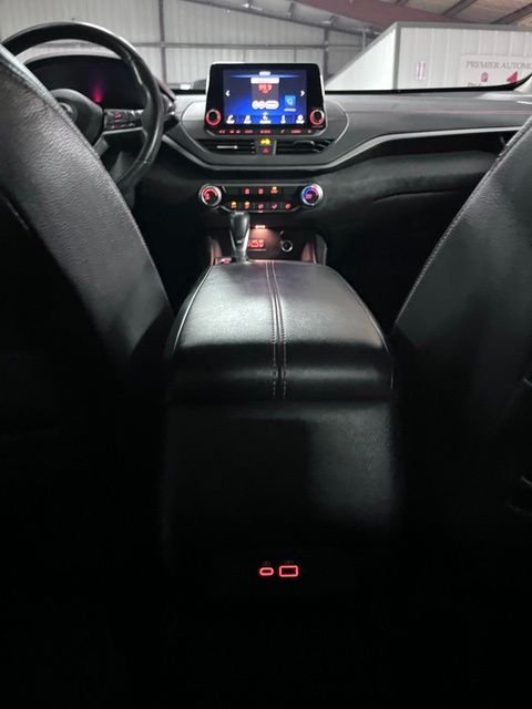 Used 2021 Silver Nissan 2.5 SR image 23