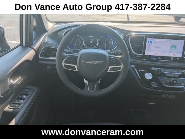 2025 Chrysler Pacifica Select - Photo 14