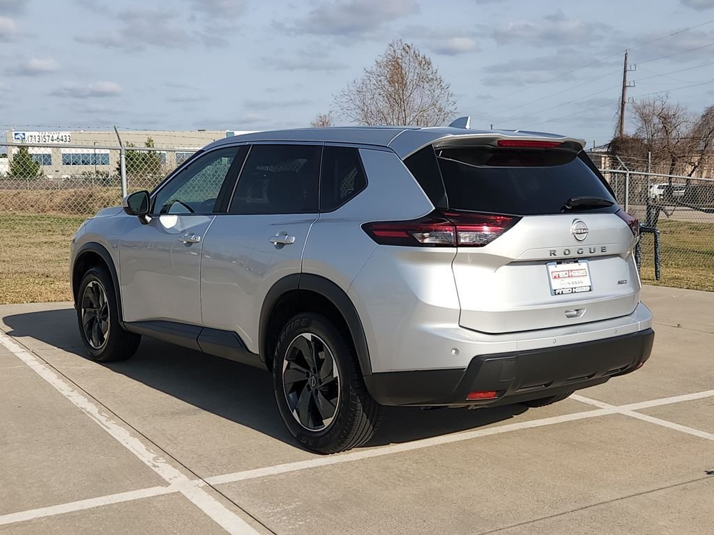 Used 2025 Silver Nissan SV image 7