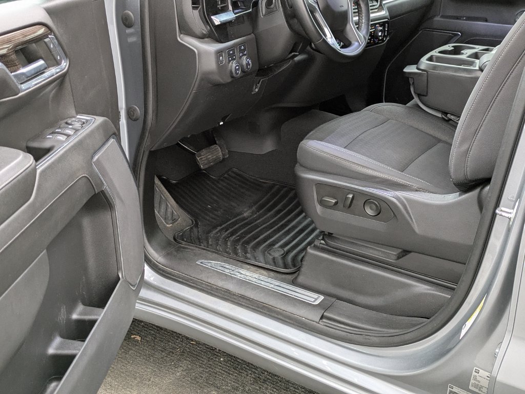 Used 2023 STERLING GRAY METALLIC Chevrolet LT image 27