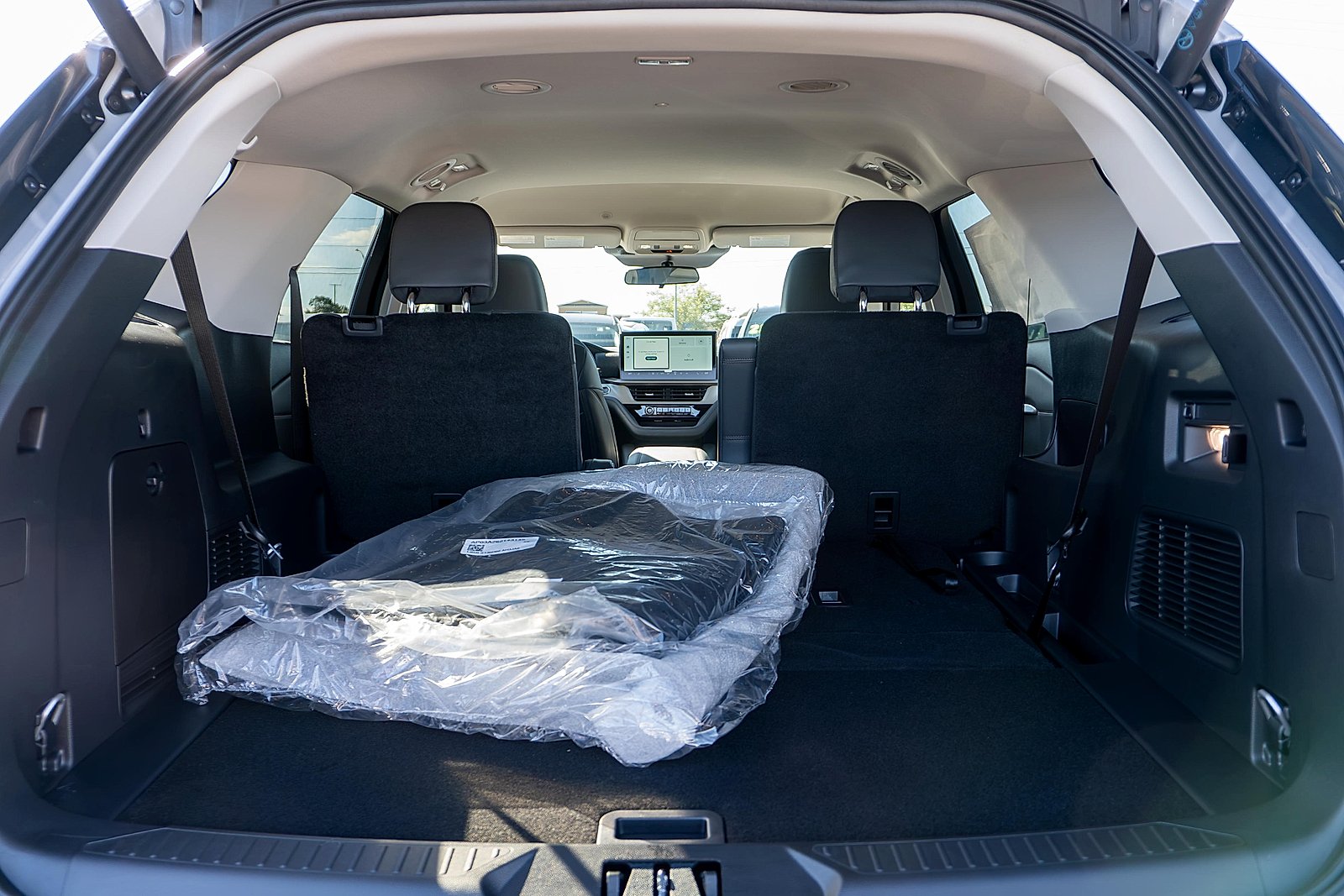 New 2026 Space White Metallic Ford Active image 8