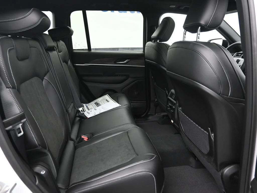 New 2026 White Jeep Altitude image 10