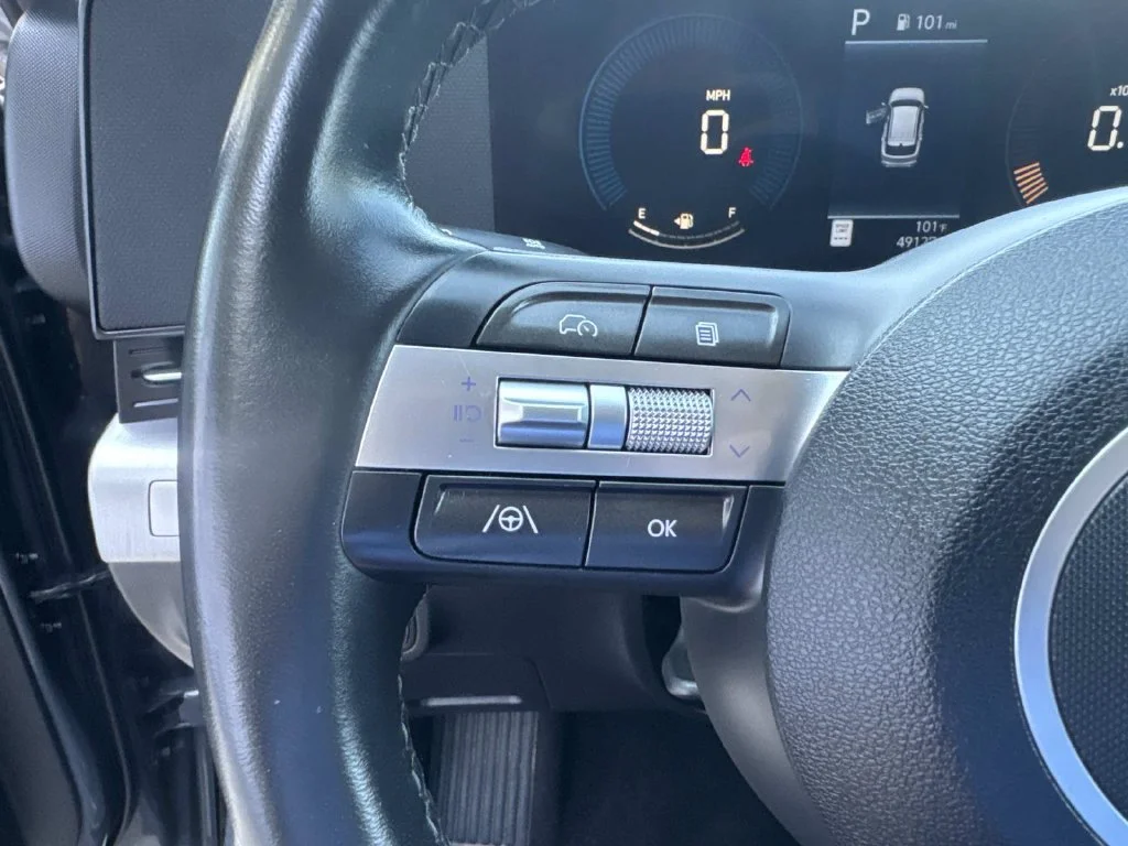 Used 2025 Gray Hyundai SEL image 37
