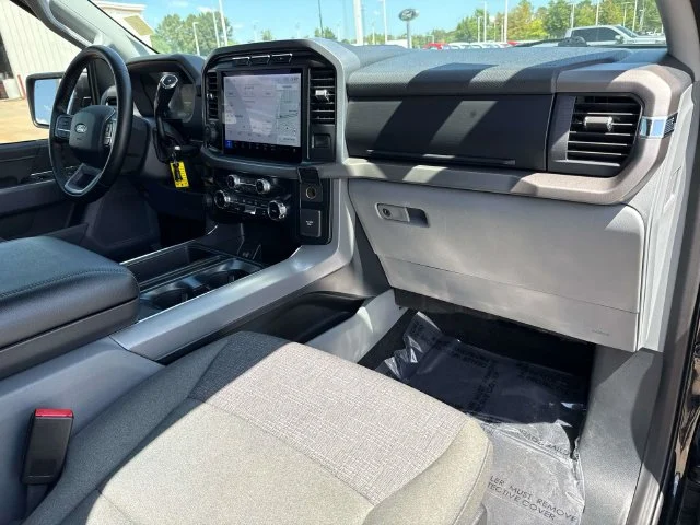 Used 2024 Black Ford XLT image 23