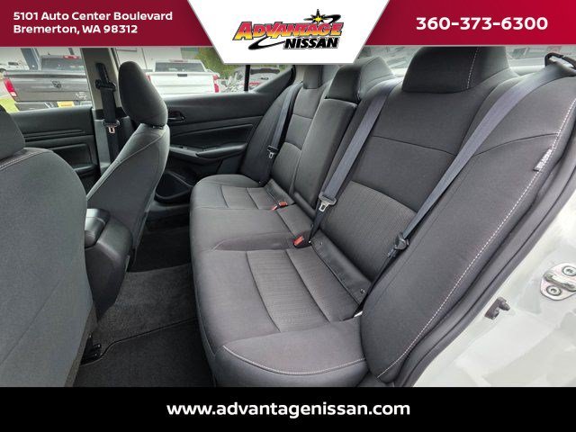Used 2025 Glacier White Nissan S image 12