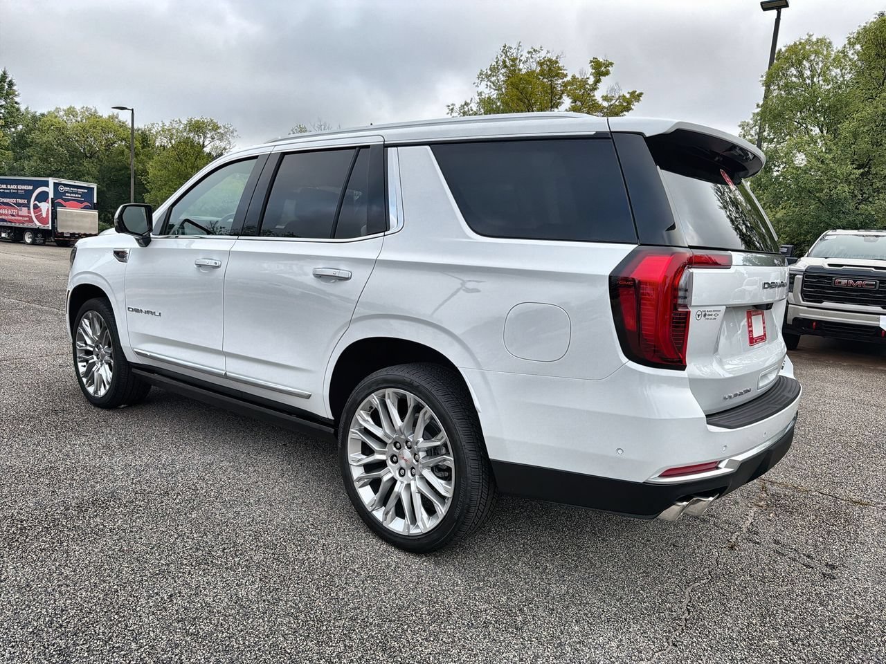 2026 GMC Yukon Denali - Photo 6