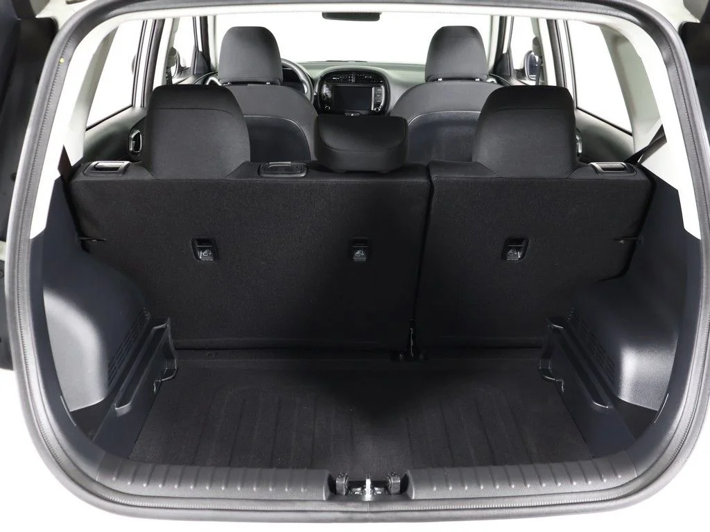 Used 2024 White Kia LX image 18