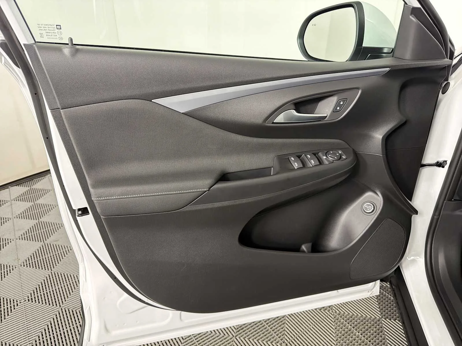 New 2026 Summit White Buick Preferred image 8