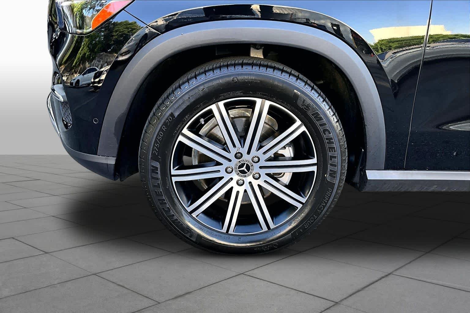 Certified Used 2026 Obsidian Black Metallic Mercedes-Benz GLE 350 image 11