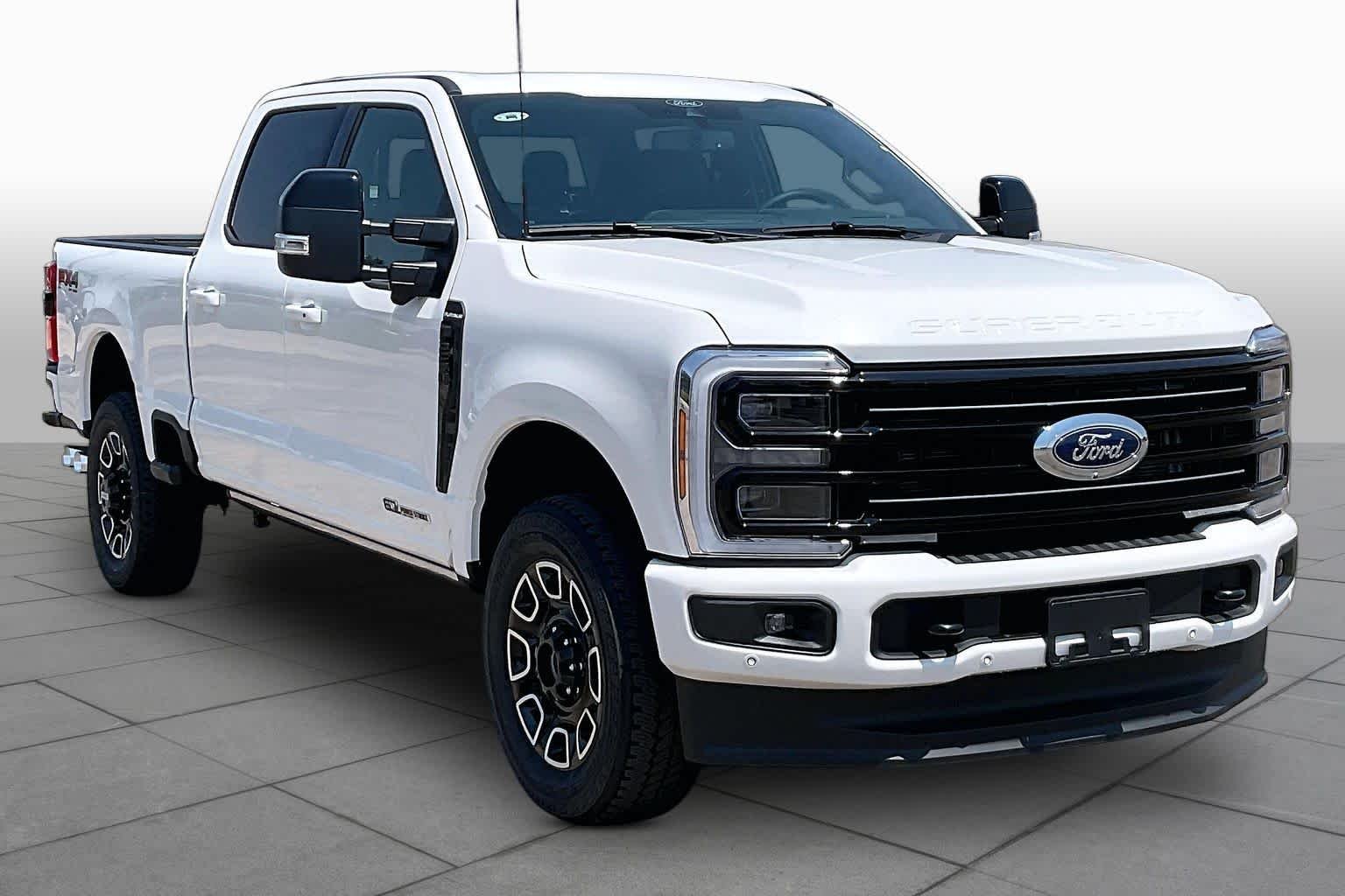 New 2026 Star White Metallic Tri-Coat Ford F-250® Platinum® image 2