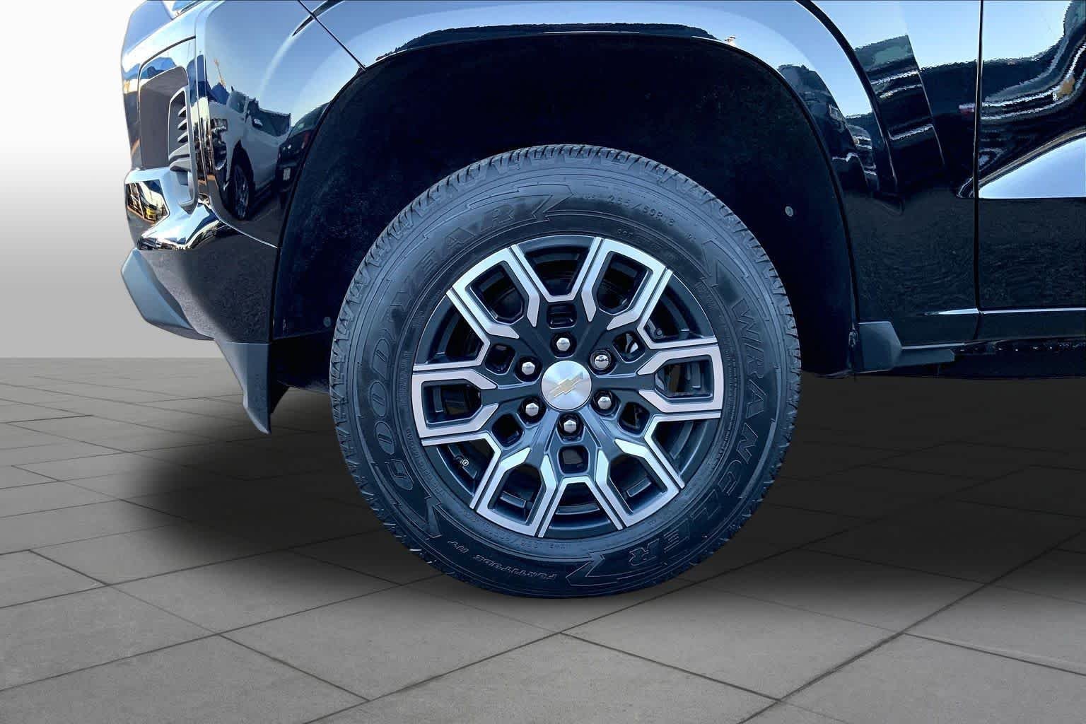 Used 2023 Black Chevrolet 2WD LT image 10