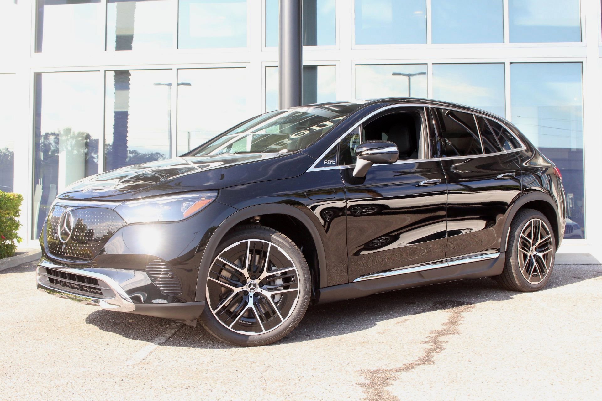 New 2026 Black Mercedes-Benz EQE 320+ image 2