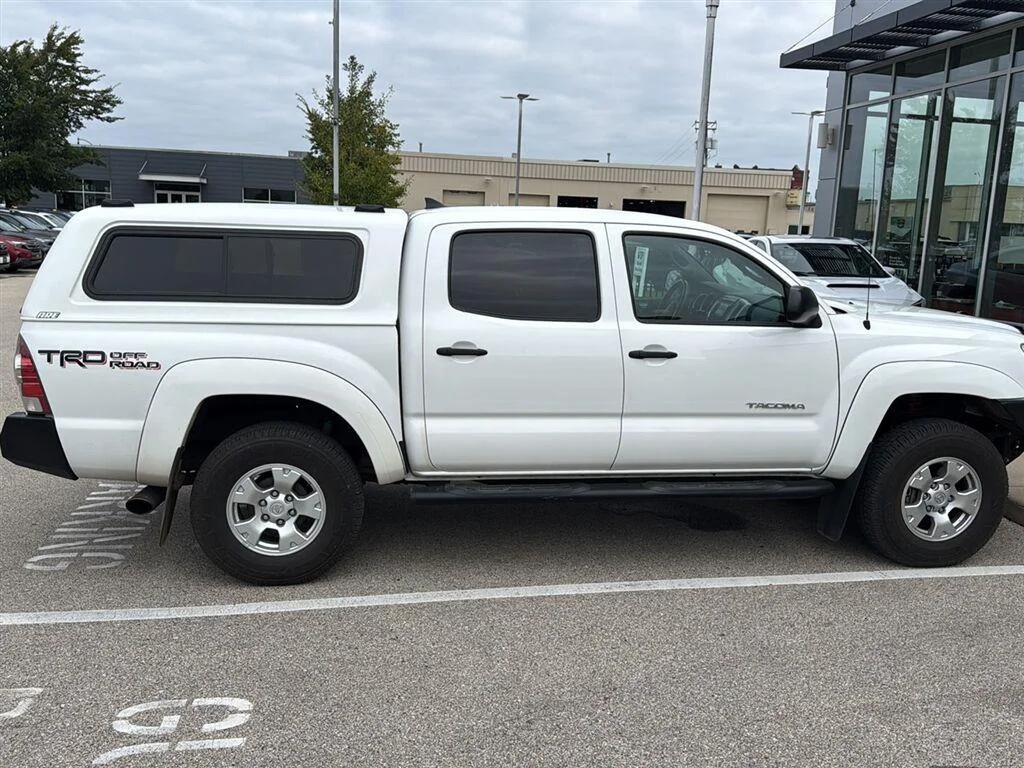 Used 2015 Super White Toyota TRD Pro image 18