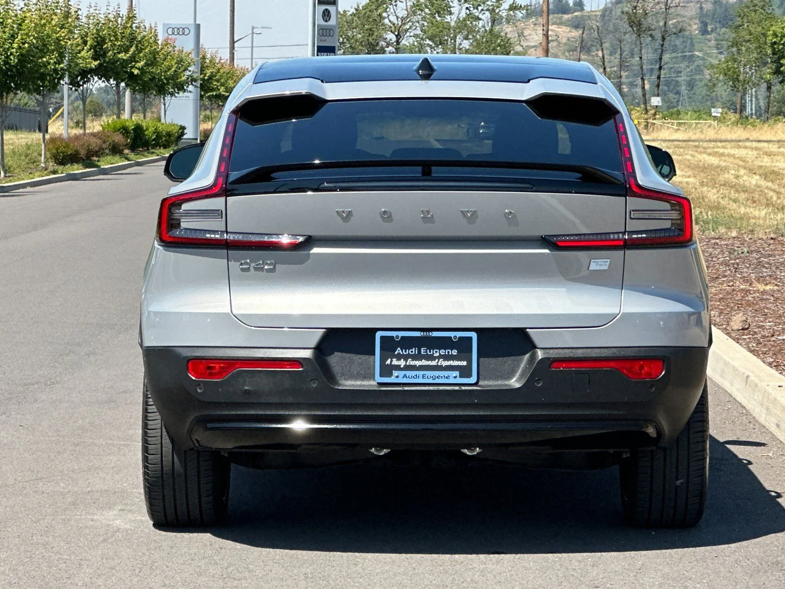 Used 2023 Silver Volvo Ultimate image 4