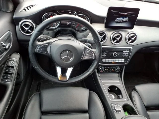 Used 2020 White Mercedes-Benz GLA 250 image 13