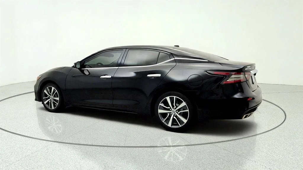 Used 2020 Super Black Nissan S 3.5L image 7