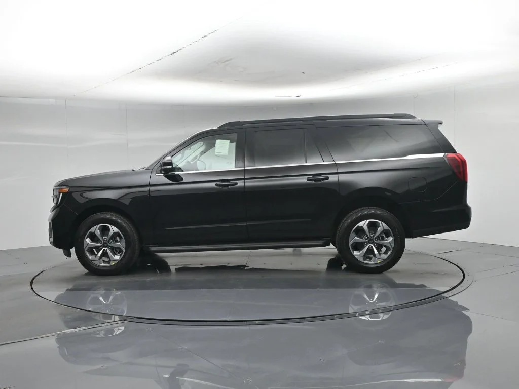 New 2027 Agate Black Metallic Ford Active image 33