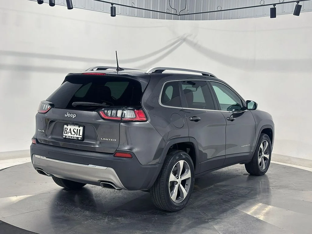 Used 2020 Gray Jeep Limited image 11