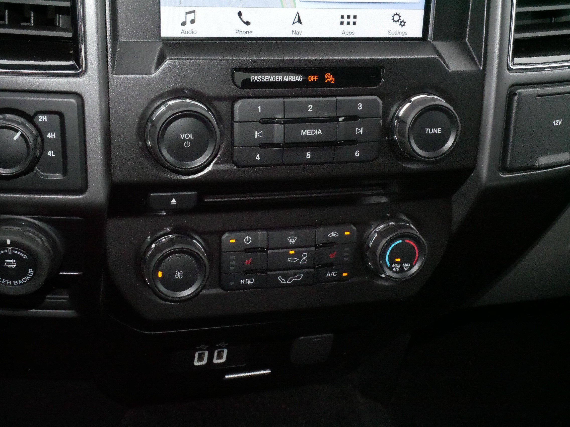 Used 2018 Blue Jeans Metallic Ford XLT image 23