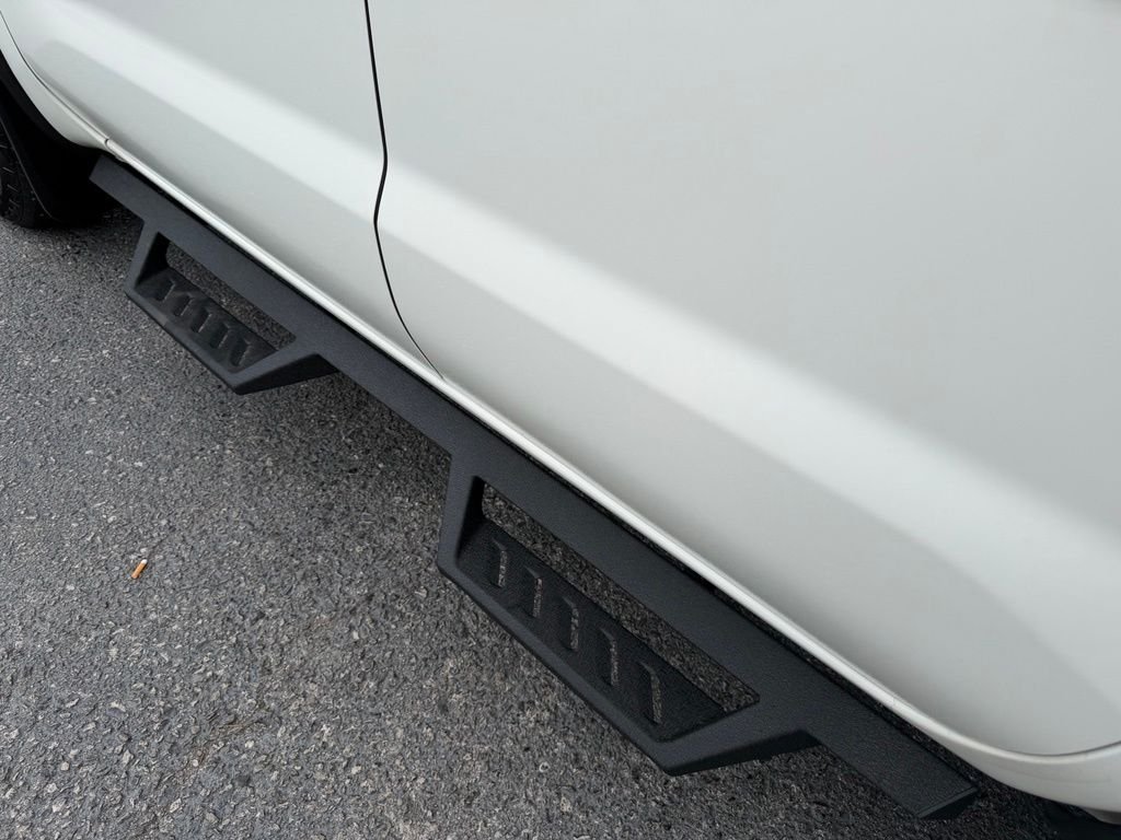 Used 2025 White Nissan PRO-4X image 38