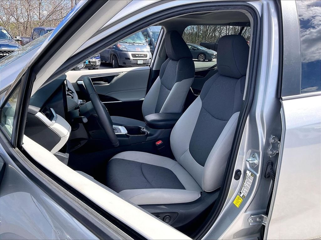 Used 2023 Silver Sky Metallic Toyota XLE image 9
