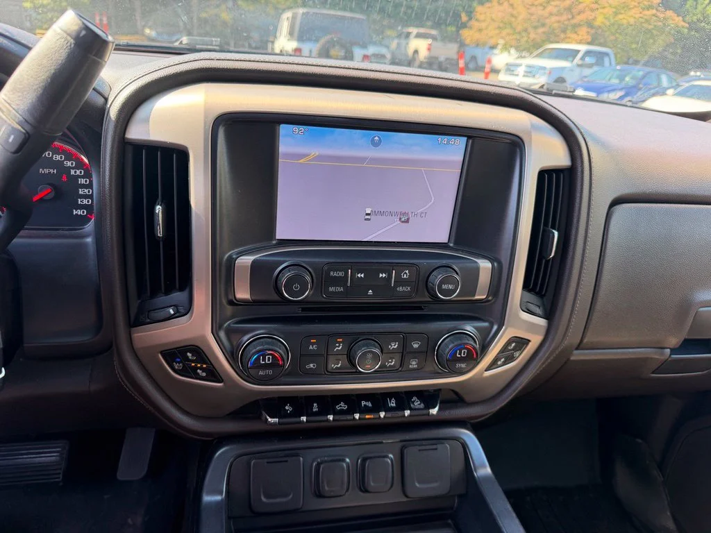 Used 2015 Silver GMC Denali image 14