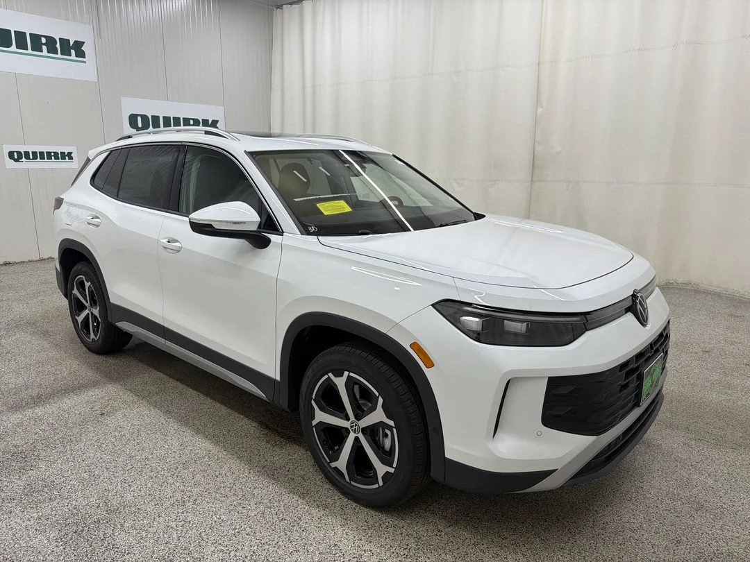 New 2026 Pure White Volkswagen SE image 1